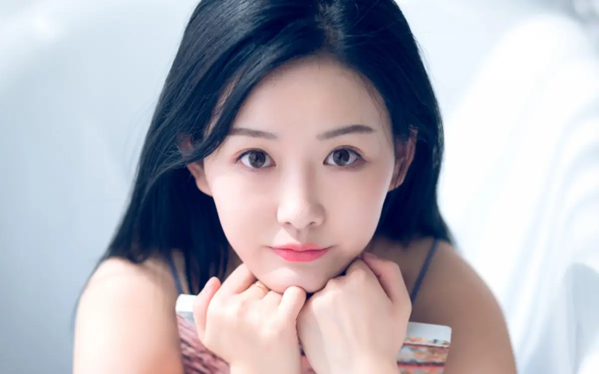 平湖哈尔滨私人伴游燕子