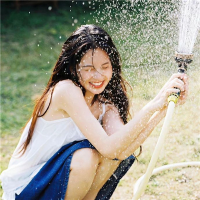 平湖伴游女生方忆彤的资料
